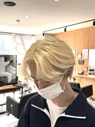 ブロンドリタッチ（2ブリーチ）+カット 「スパイキーショート、センター分け、襟足ありセンター分け、マッシュ限定」