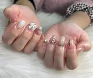 ★【自爪】　持ち込みFREE デザイン10本ア-ト／中-小ス-トン付け放題／パーツ2個まで