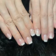 🦢白フレンチ(HAND)🦢オフ無料/パラジェル【Jrネイリスト】