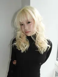 【U25】❣️🍀ブリーチダブルカラー➕トリートメント🍀️❣️