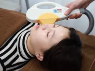 【ミニモ学割】光フェイシャル+炭酸パック《シミ/シワ/小顔/リフトアップ/毛穴/にきび》