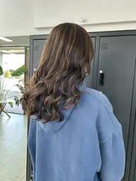 ナチュラルハイライト✨(ブリーチ、全体カラー込み)