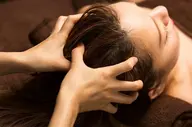ヘッド、デコルテマッサージ💆‍♀️
