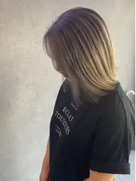 ✨【白髪ぼかしハイライト×ベールトリートメント】で理想の髪色に✨