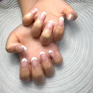 《ハンド》白フレンチ（ベースクリア）💅 オフあり・なし