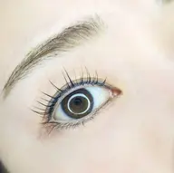 《パリジェンヌラッシュリフト》🩷6600円→4400円/エクステオフ代別途