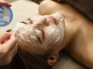 【高保湿.美白ケア】水素パック+生VC &生プラセンタを贅沢たっぷりとポレーション導入！ツヤツヤプルプルお肌へ✨