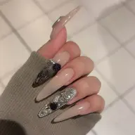 人気No. 1｡✧｡･ﾟデザインコース𝜗𝜚片手2本ずつアート🉑✨ベースはワンカラーorラメグラ🎀