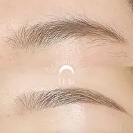 【アイブロウスタイリング】決まった型に囚われない！美眉で貴方の魅力を引出します(仕上げメイク付き）