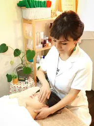 スマホ首. デスクワーク🩷首肩メイン < 首+肩+手腕+デコルテ+ヘッドリフレ+カウンセリング>