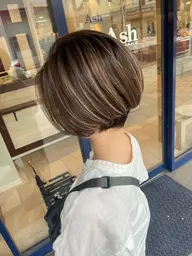 《レディース限定》ハイライト(ケアブリーチ込)＋カット＋Aujuaトリートメント🫧(土日祝＋￥1100)