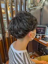 カット+パーマ≫髪にナチュラルな動きをデザイン♡