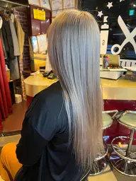 ダブルカラー（ブリーチ+カラー）×トリートメント🌟