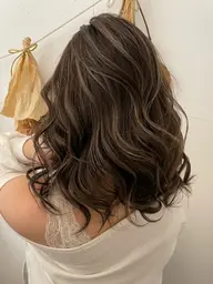 ハイライト🌟(シャンプー🧴➕ブロー込み)