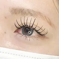 🌸当店再来の方限定🌸LEDマツエク🤍フラットラッシュ付け放題(140本保証)/専用グルーとライトでしっかり硬化💡