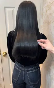 【完璧な艶髪😳💕】韓国風カット+髪質改善ストレート+艶カラー+クイックTR 17600円(4回目までの方)