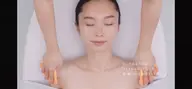 お顔のマッサージとクレンジングと肌分析