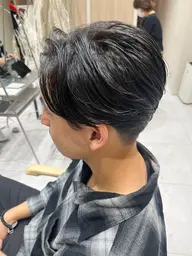 ‼️メンズ限定‼️ 〖カット✂️〗+〖まがる縮毛矯正✨️〗…縮毛矯正独特のピンとした髪質を抑えて仕上げます☆