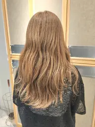 【限定半額🌸】ハイトーン✨ブリーチ➕ケアカラー➕トリートメント