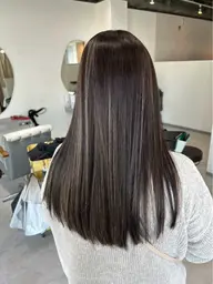 カット➕白髪ぼかし➕縮毛矯正➕新髪質改善トリートメント🌟白髪が気になる方、うねりパサつき👀それは縮毛矯正で解決します