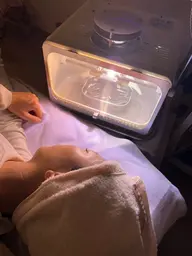 《 光の力はすごい！》【目の奥の疲れ回復コース】8,450円→4,980円 ヘッドマッサージ付