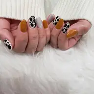 オフなし💅４本アートし放題コース✨甘皮ケア込！