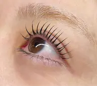 新規様限定❣️ラッシュリフト上💜（仕上げコーティング付き）¥3000でご案内しております♪