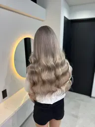 【⭐️新規学割U24⭐️】ブリーチ➕カラー➕整えカット