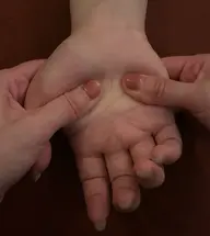 ハンドマッサージ 15分(オプションなので、他のコースと合わせて予約してください)