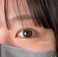 まつげパーマorパリジェンヌで可愛く束感仕上げ💞