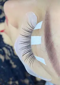 平日15時まで限定★新規様オフ込みフラットラッシュマツエク120本￥4,980円　それ以外の時間￥6,980円