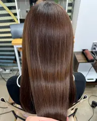 ✨ダメージレス縮毛矯正＋トリートメント✨ダメージを抑えながらサラサラな髪に！！髪質改善！　　🌈ブリーチ毛対応可能🉑