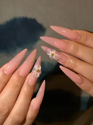 アクリルスカルプart 4本まで⭐️