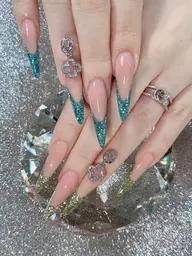 デザインスカルプ両手一本ずつストーンつけ放題💕2時間半コース【1ヶ月以内ご来店で当店オフ代無料】