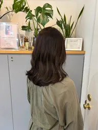 白髪染め(全体カラー)肩より下はプラス1100円になります