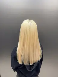 【ブロンド限定⚜️】ブリーチリタッチ💫ロング料金無し🎶(トリートメント追加+¥3,300)