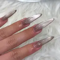 （オフあり）ちゅるちゅるマグネットネイル🎀