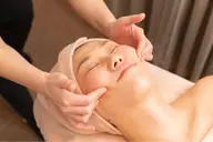 【小顔EMS/表情筋・美骨マッサージ💖】脱マスク対策😷浮腫解消、スッキリした小顔へ✨️