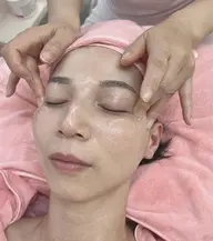 小顔フェイシャルエステ  デコルテ込み  施術50分¥6600 →¥3600