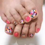 フットデザインネイル(デザイン2本、フットバス、ネイルケア、オイルマッサージ、初来店オフ無料)(持込相談可)