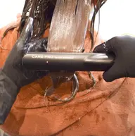 認定サロンのみ取り扱いが出来るTOKIOトリートメント、内部からしっかり補修して艶艶な髪になれます！