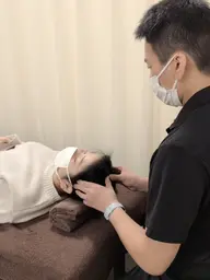 【50分】眼精疲労にもGood！ デスクワークお疲れ様コース☆ヘッドマッサージと肩甲骨はがしのセットメニュー