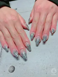 ラメグラデーションスカルプ　他店様施術オフあり（一本¥400）