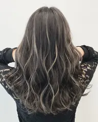 ✨コントラストハイライト✨　　　　　　　　　　🤍ハイライト🩶+全頭カラー