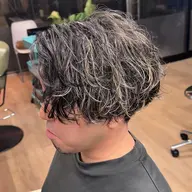 【染めちゃえ染めちゃえ​〜​😆】カット✖️メッシュ🔥