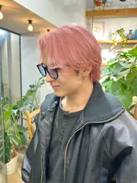 水曜限定モデル価格✨ケアブリーチ×全体透明感カラー✨（1ブリーチ）（リタッチの場合、幅３㎝以内＆肩下までの長さ限定）