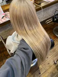 優しめのブリーチでダメージ軽減！✨カット➕ナチュラルカラー➕プレックスケアブリーチ✨(ブリーチはリタッチのみ)