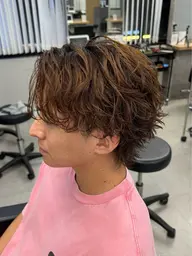 【明るさ+動きで最高の抜け感ヘア】トーンアップ&サーフカール🌊