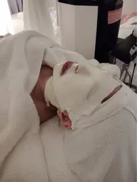 【夏に大人気美白パックコース】紫外線はシワとシミの原因‼️この夏シミを作らせない肌へ❣️70分¥11000➡️¥5500