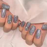 ✨大人気キラキラマグネットネイル、フラッシュネイル✨（オフなし）（甘皮ケア付き）